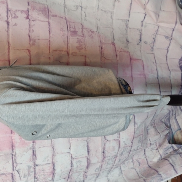 TRESICS luxe gray long sleeve top size large - Picture 2 of 5